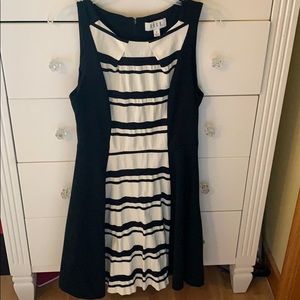 Dress black and white M